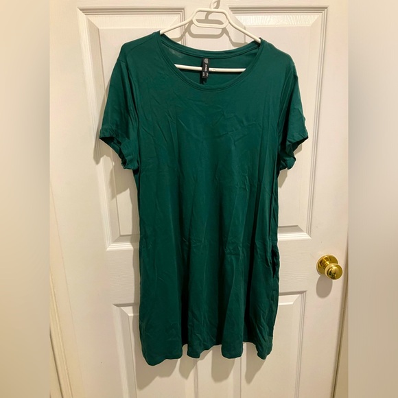Emerald Green T-shirt Dress - Picture 1 of 3